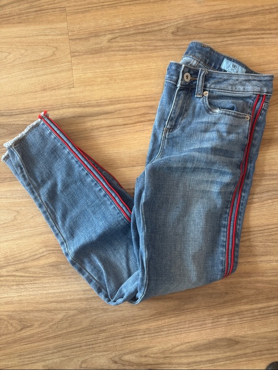 CeCe Denim - CeCe Slim Skinny Jeans in Medium Blue with Red Stripe